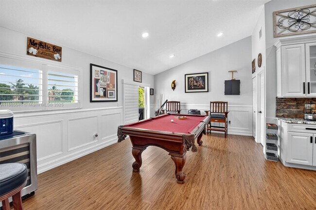 Building Photo - 9505 Majestic Way