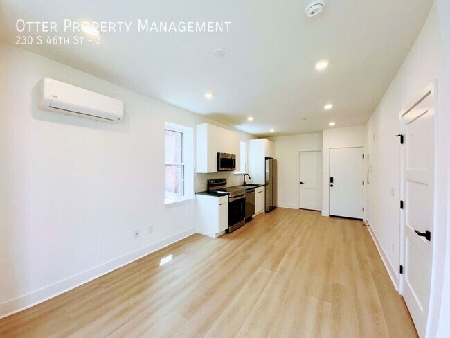Building Photo - 230 S 46th St