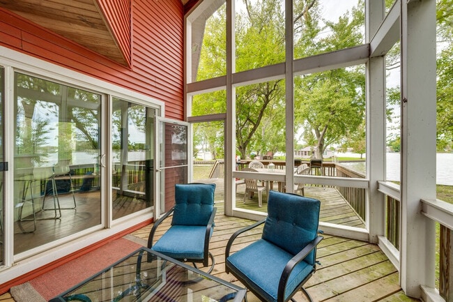 Building Photo - 35831 N Cedar Is