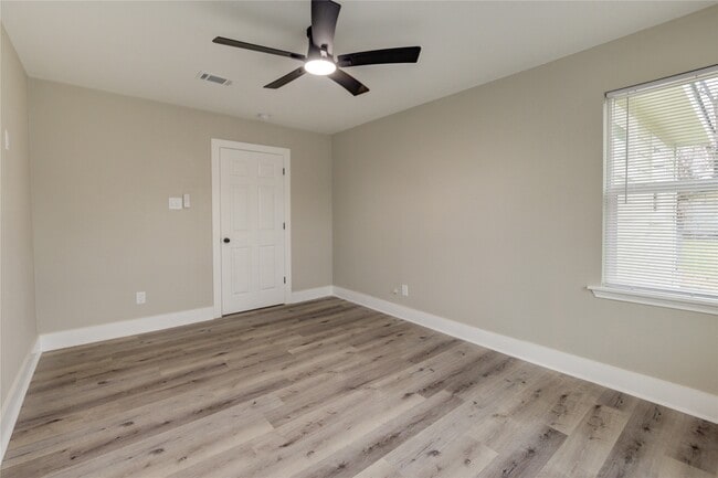 Building Photo - 6603 Narcissus St