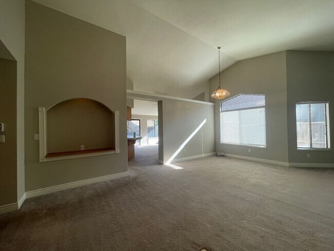 Building Photo - Gorgeous single story Gold River home in C...