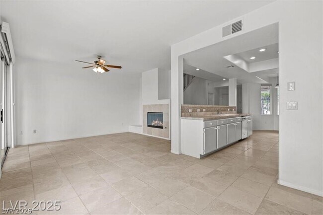 Building Photo - 664 Peachy Canyon Cir