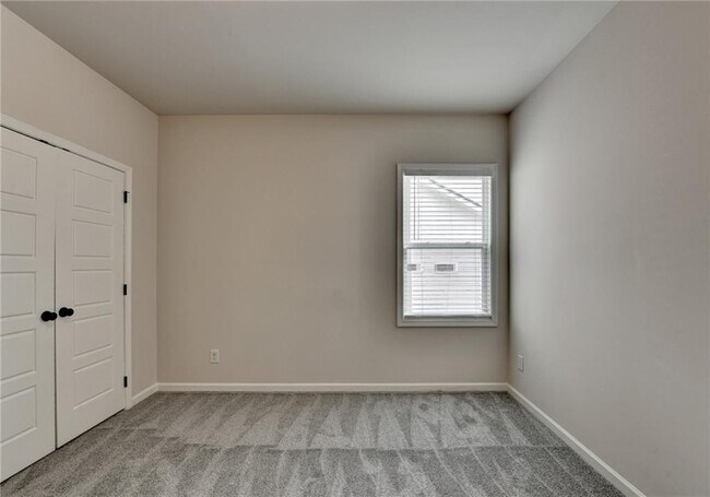 Building Photo - 1854 Westfall Lndg
