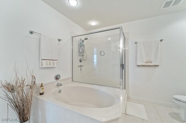 Building Photo - 14819 Laguna Dr