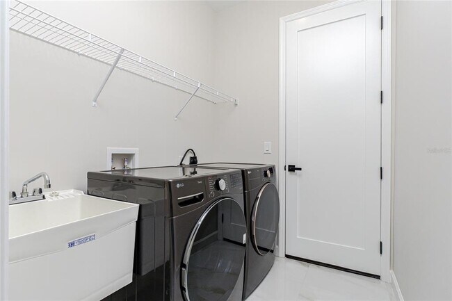 Building Photo - 242 Brig Cir W