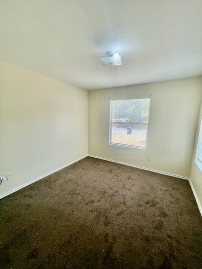 Building Photo - 1342 N 64th St