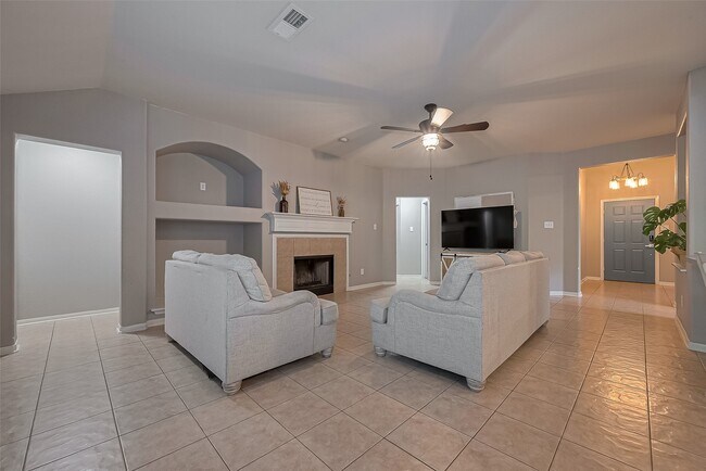 Building Photo - 119 Genesee Ridge Dr