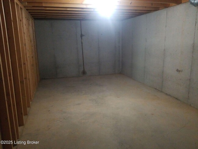 Building Photo - 737 Andra Dr