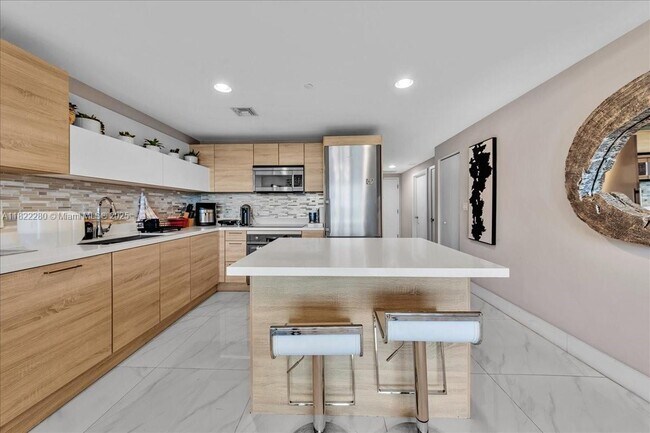 Building Photo - 16385 Biscayne Blvd
