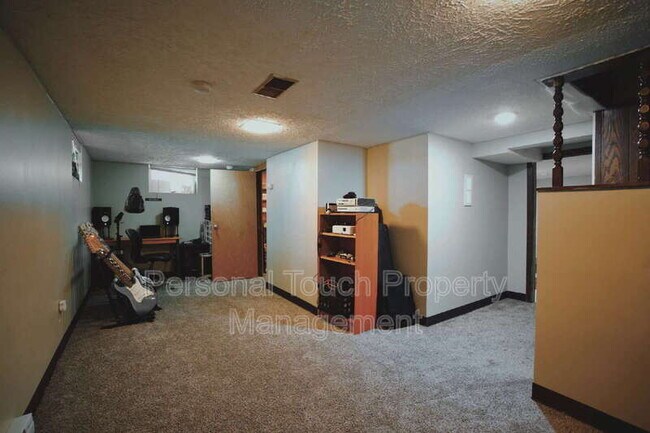 Building Photo - 1642 8th St N