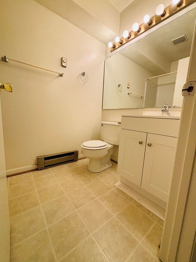 Building Photo - 507 Sunridge Dr