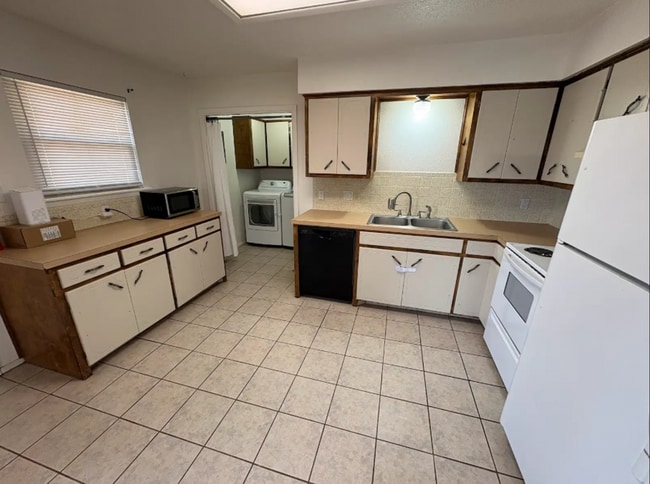 Building Photo - 312 Woodson Way