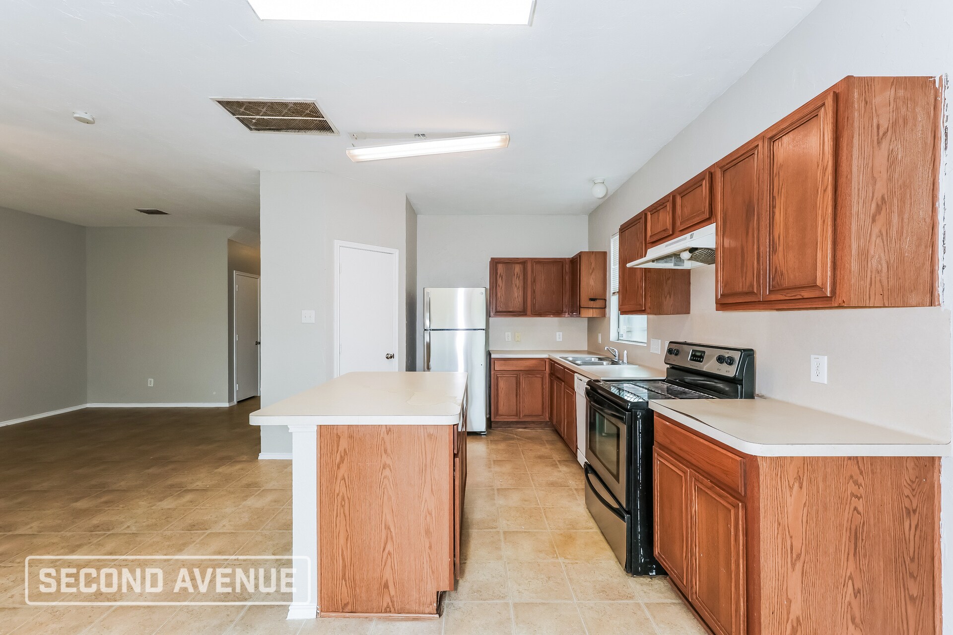 Building Photo - 6152 River Pointe Dr