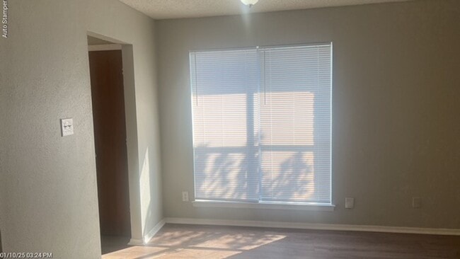 Building Photo - 2702 Westchester Dr