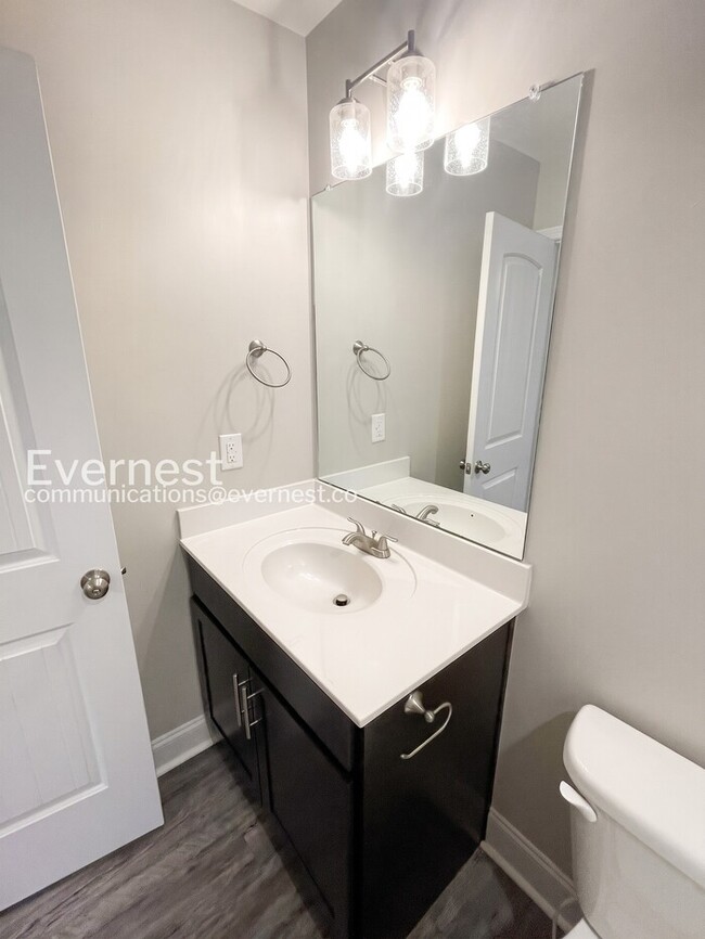 Building Photo - 1000 Henry Pl Blvd