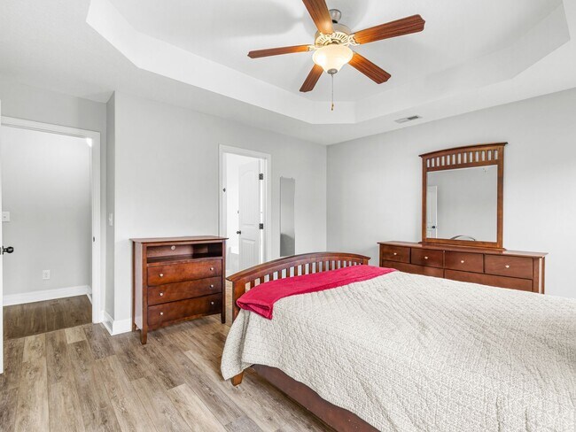 Building Photo - Beautiful Home Close to MCAS New River Air Station