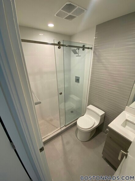 Building Photo - 1079 Commonwealth Ave