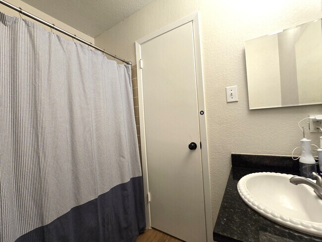 Building Photo - 2600 Penny Ln