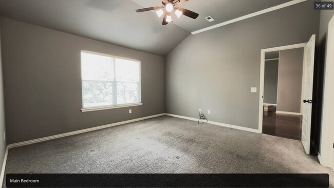 Building Photo - 18 Primrose Ln