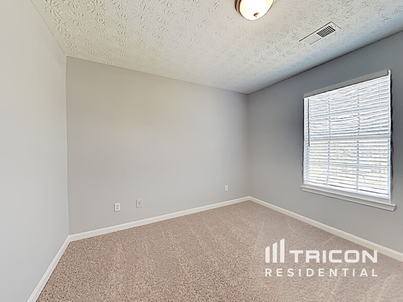 Building Photo - 40 Shenandoah Dr