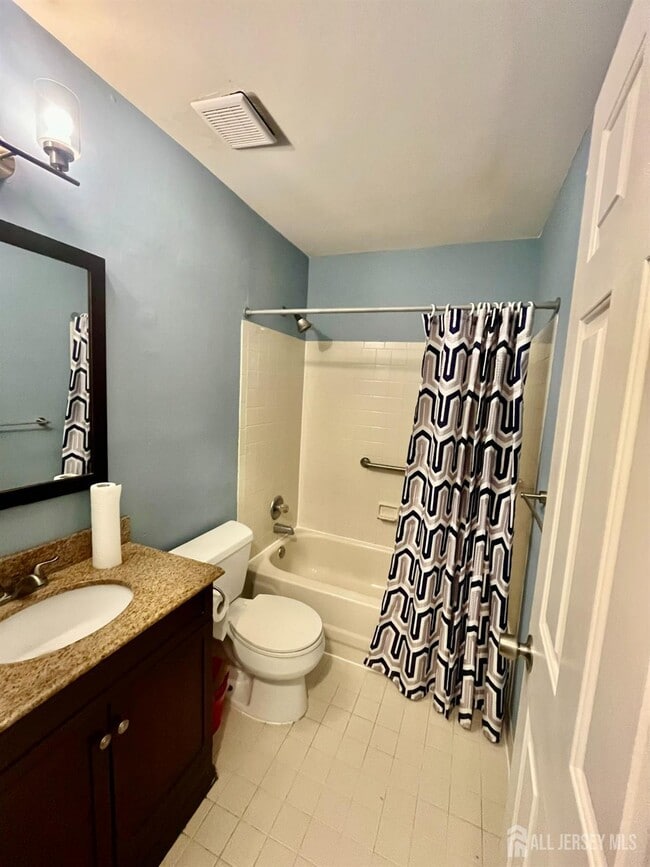 Building Photo - 11 Tanglewood Ct