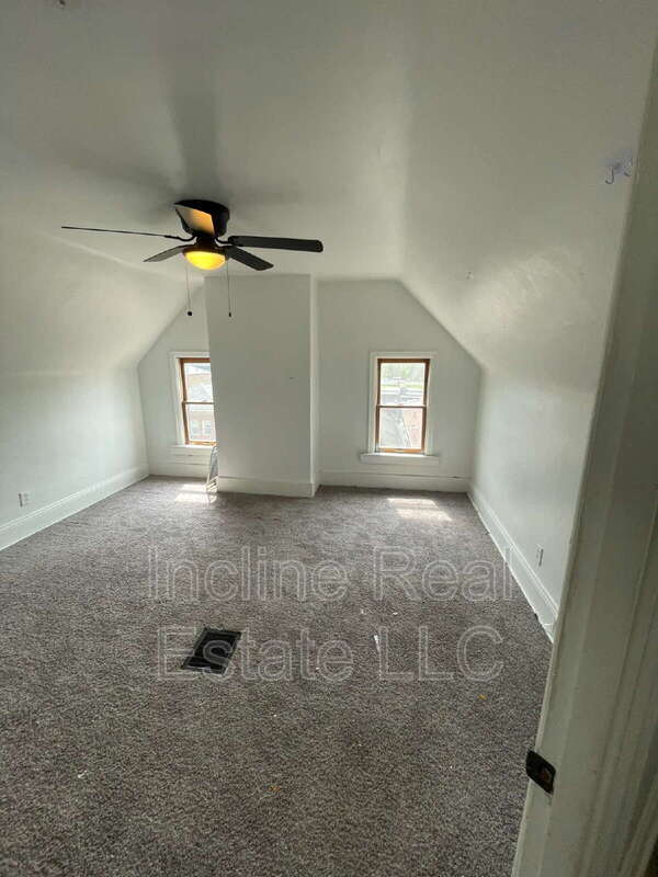 Building Photo - 561 2nd St