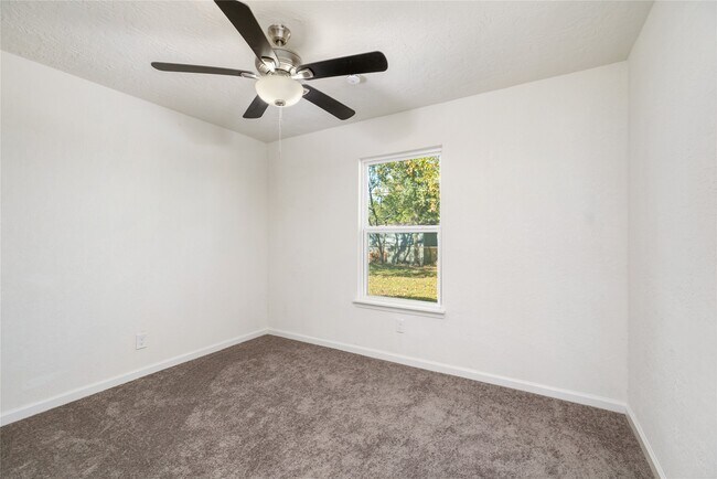 Building Photo - 5915 Beldart St