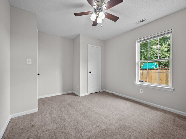 Building Photo - 1212 Gerald Dr