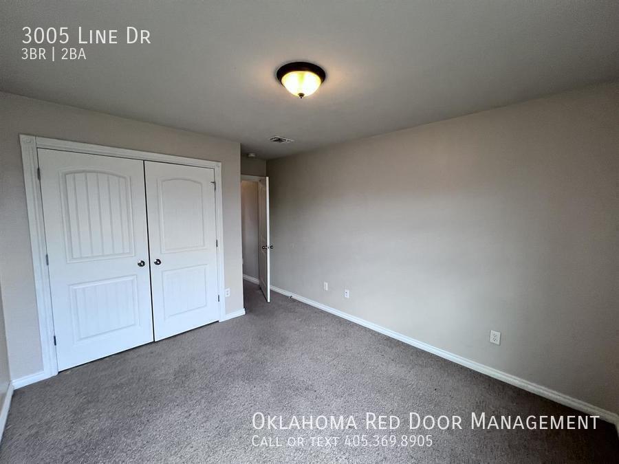 Building Photo - 3005 Line Dr