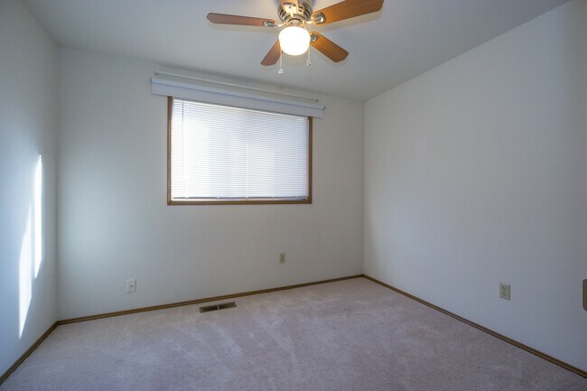 Building Photo - 16708 SE 40th Pl