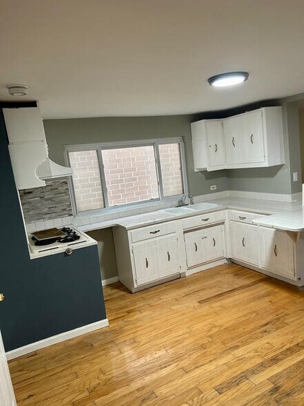 Building Photo - 1627 S Carpenter St