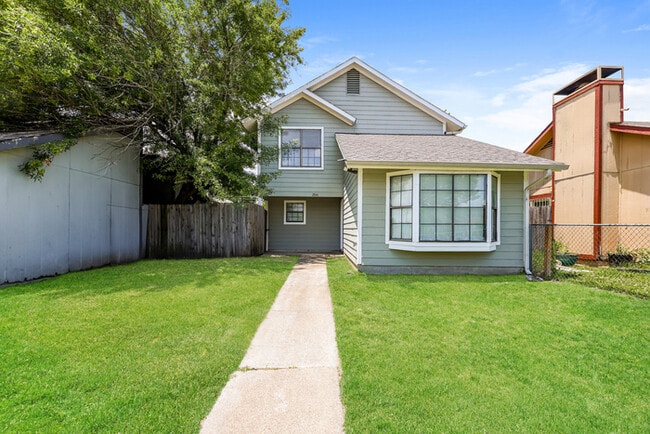 Building Photo - 2041 New Haven Dr
