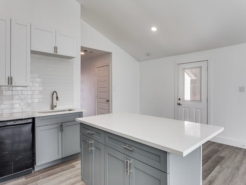 Building Photo - 3821 Horizon Pl