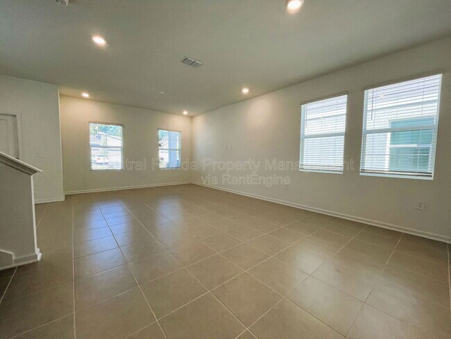 Building Photo - 2080 Rider Rain Ln