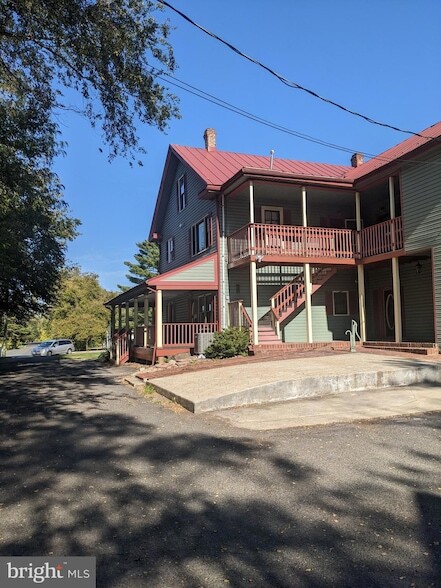 Building Photo - 9014 Sudley Rd