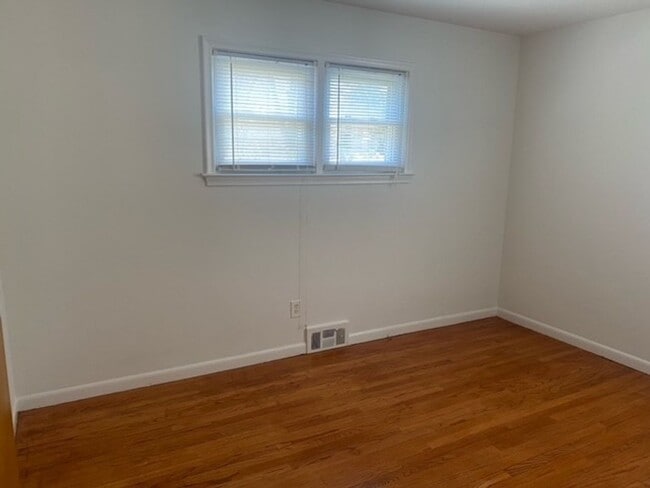 Building Photo - Birmingham Two Bedroom Flat