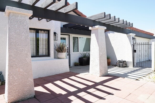 Building Photo - 33865 Cathedral Canyon Dr