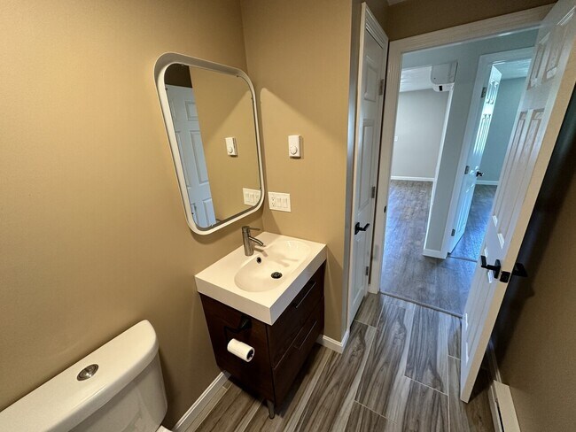 Building Photo - James Apt
