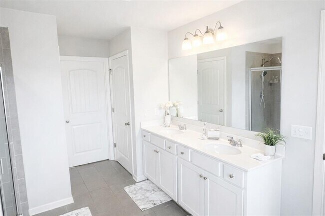 Building Photo - 182 Woodhouse Cir