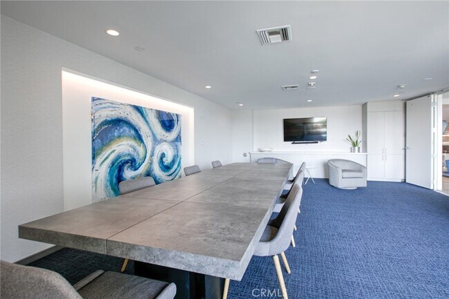 Building Photo - 525 E Seaside Way