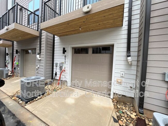 Building Photo - 611 W Tremont Ave