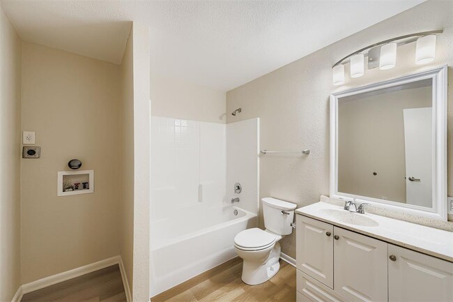 Building Photo - 3320 Blumie St