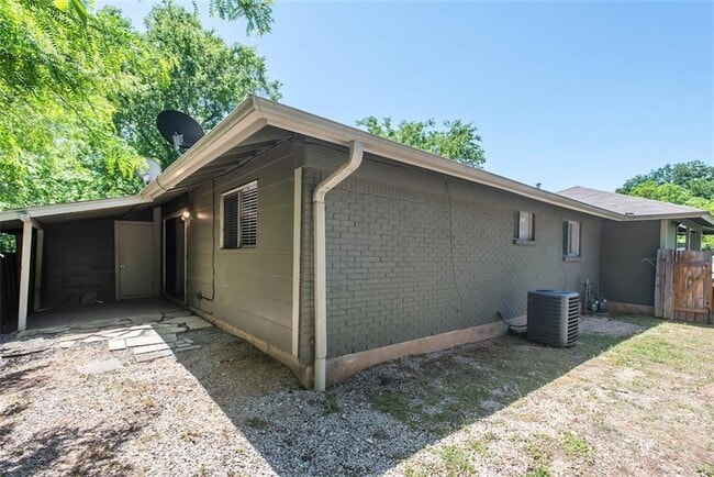 Building Photo - 9007 Little Walnut Pkwy