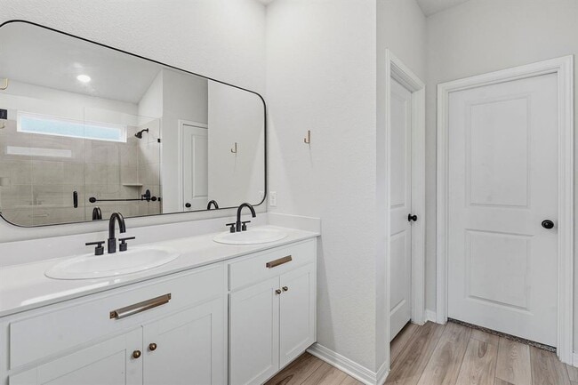 Building Photo - 2807 Rustic Hills Dr