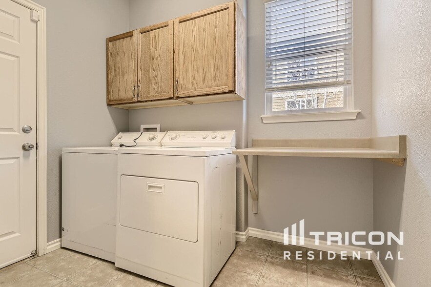 Building Photo - 4775 Sedona Cir