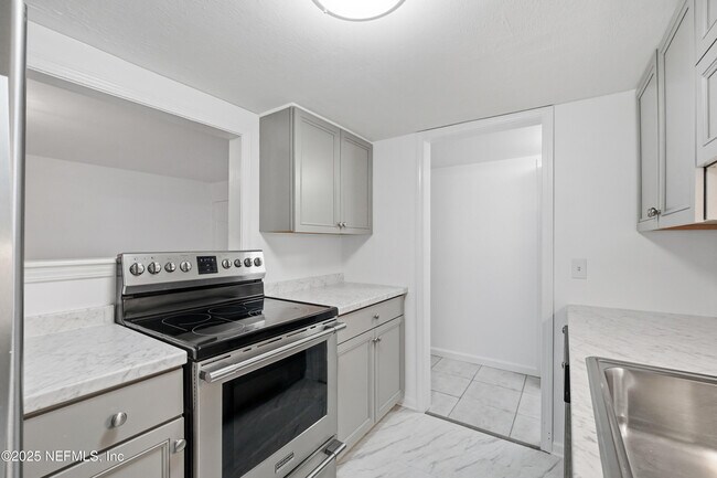 Building Photo - 4329 Plaza Gate Ln S