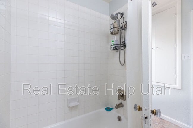 Building Photo - 2009 S 1500 E