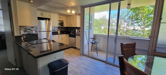 Building Photo - 84 Pukihae St