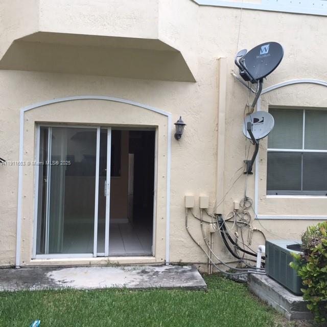 Building Photo - 1536 SE 25th St