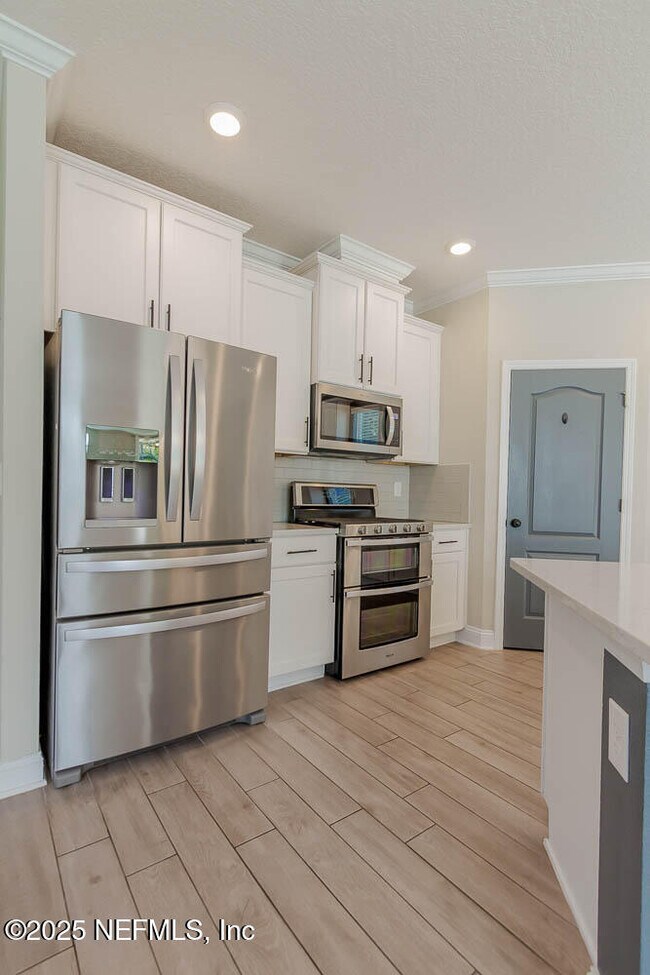 Building Photo - 258 Thistleton Wy